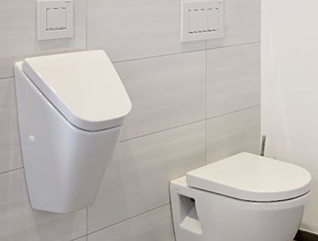 ADRIA Urinal und Wand-WC in Kombination